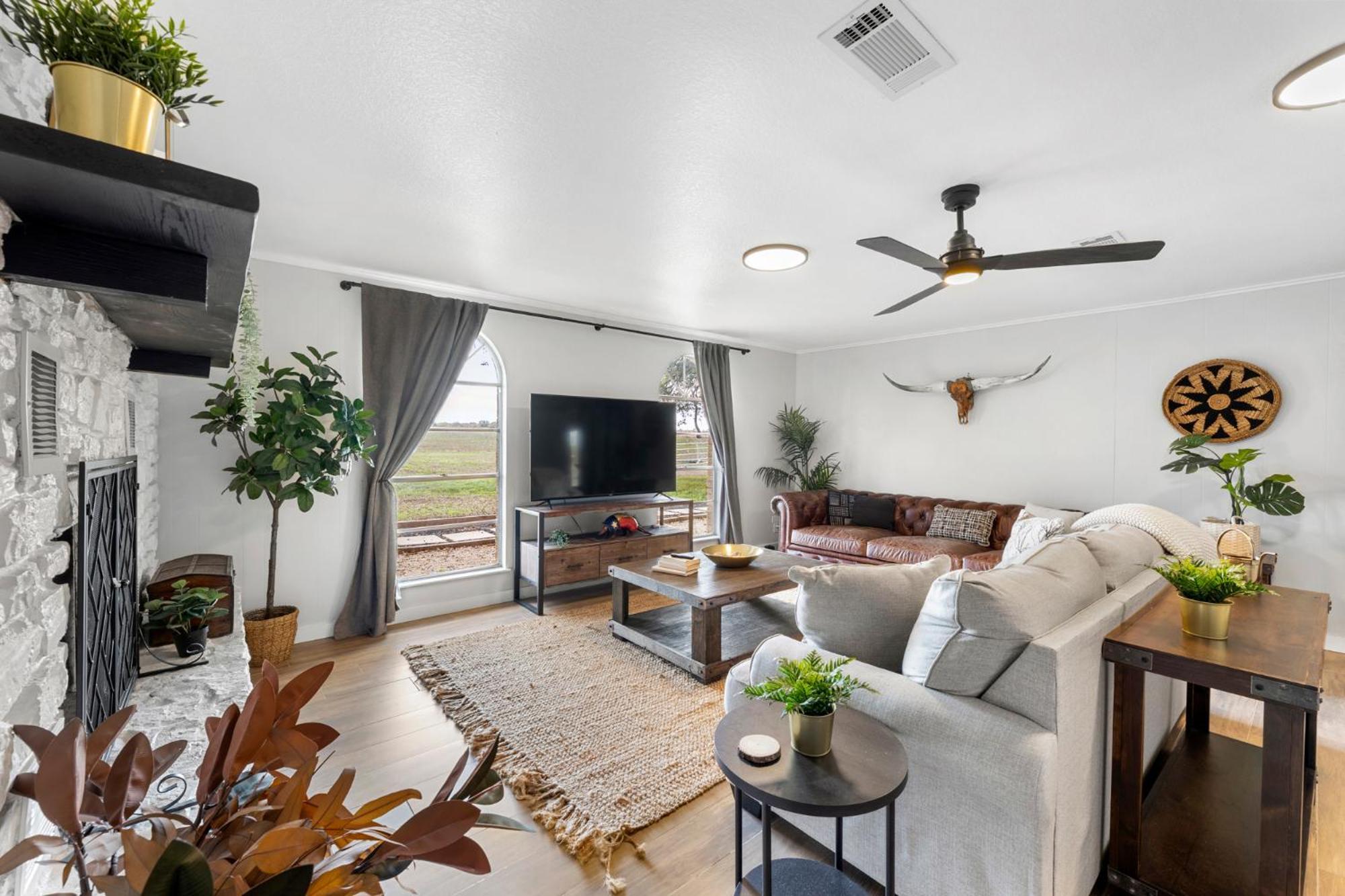 Farm Retreat With Jacuzzi, Fire Pit, Mini Goats, Mini Ponies And Mini Cows Villa San Marcos Room photo