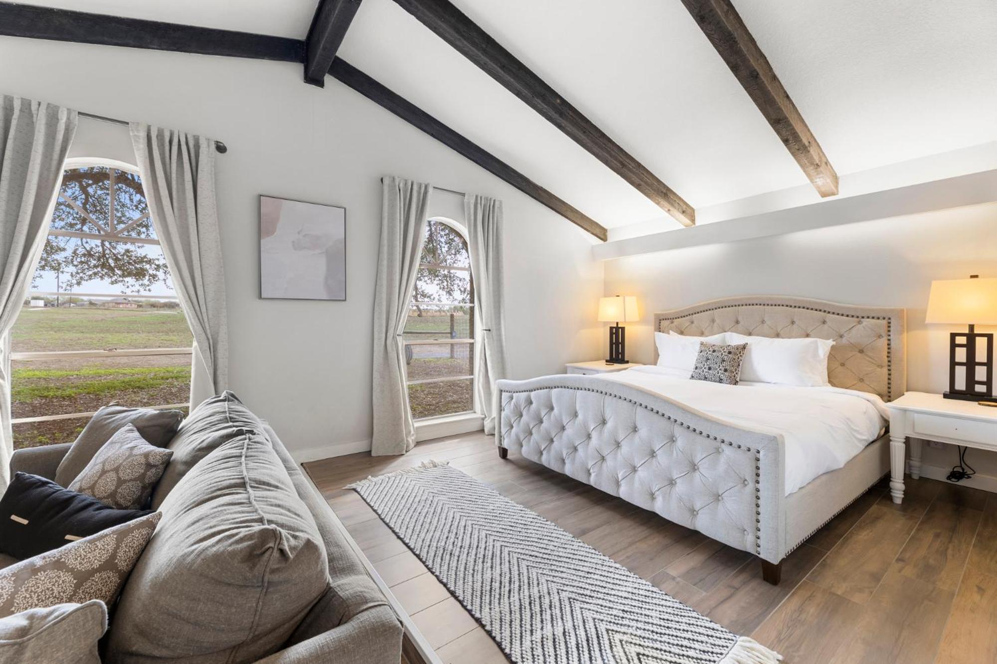 Farm Retreat With Jacuzzi, Fire Pit, Mini Goats, Mini Ponies And Mini Cows Villa San Marcos Room photo